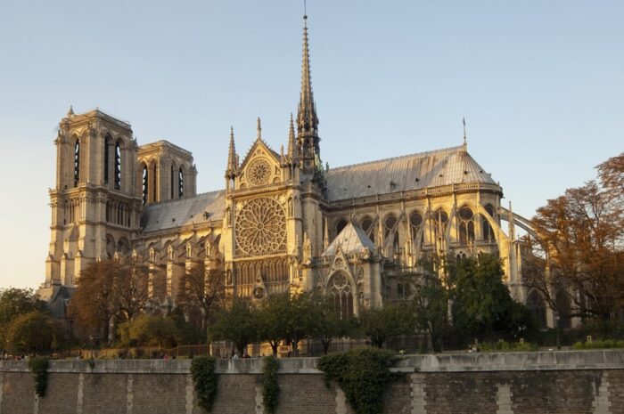 Conheça as curiosidades da Catedral de Notre Dame