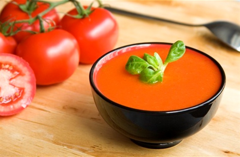 Como Fazer Sopa de Tomate Fácil