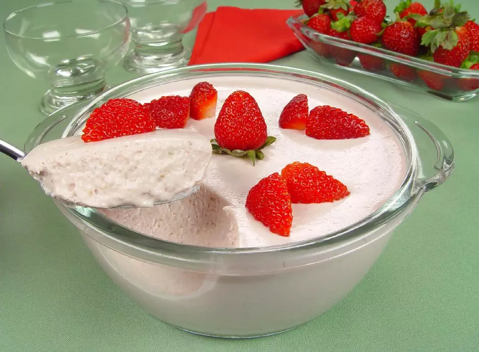 Mousse de Morango com Cream Cheese: Uma Deliciosa Sobremesa Cremosa