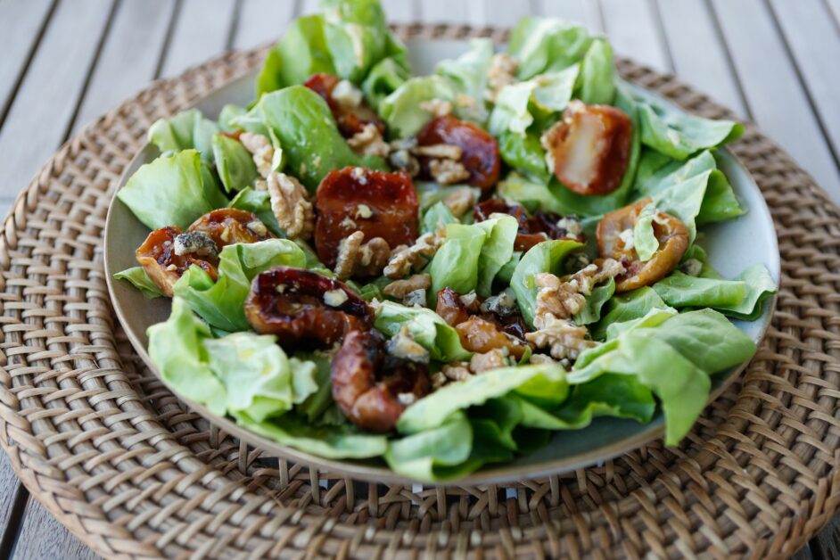 Como fazer salada verde com molho de mostarda e mel