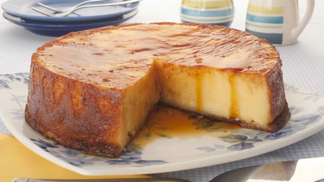 Bolo de Milho com Calda de Caramelo