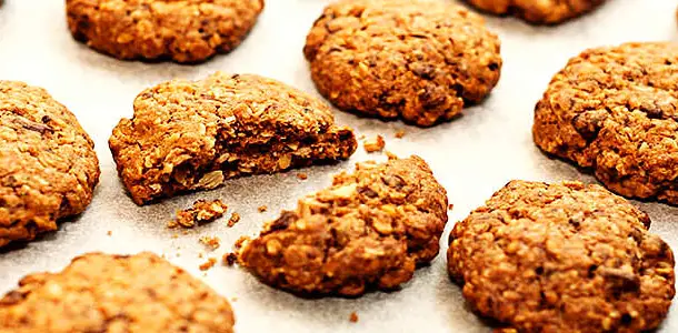 Como fazer biscoito de parmesão rápido e fácil: Receita com 3 ingredientes simples