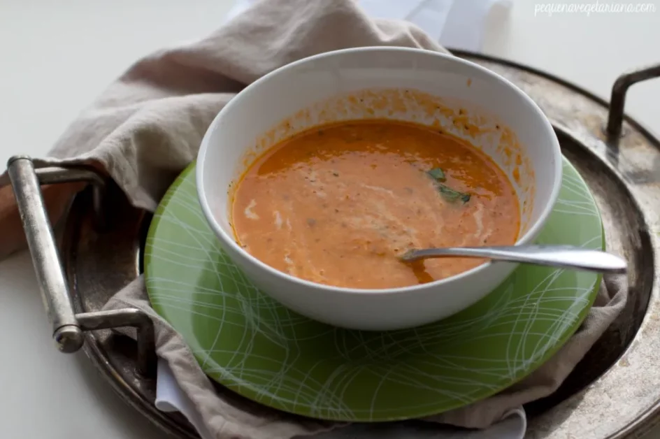 Sopa de Tomate Cremosa: Conforto em uma Tigela