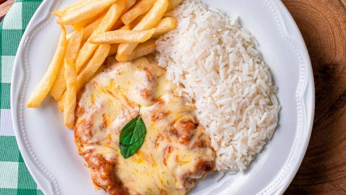 Aprenda o Segredo do Frango à Parmegiana: Receita Clássica e Deliciosa