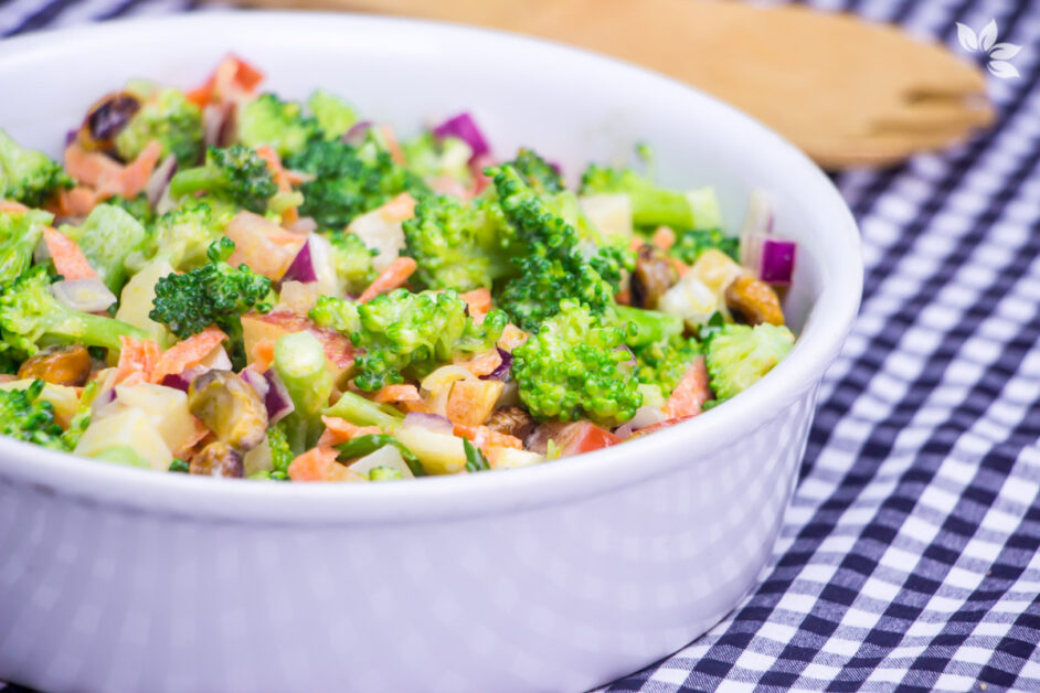 Salada de Brócolis com Bacon Crocante