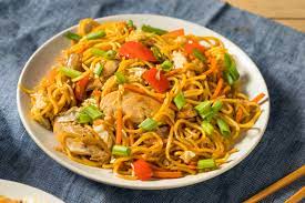 Yakisoba de Legumes com Frango