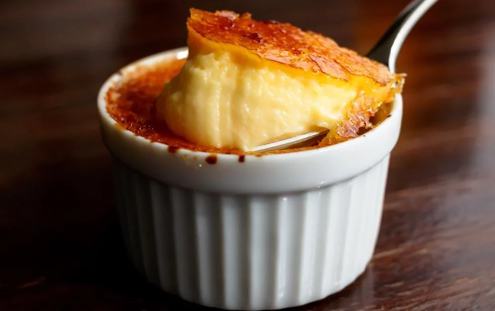 Como Fazer Crème Brûlée: O Doce Sofisticado que Você Pode Dominar