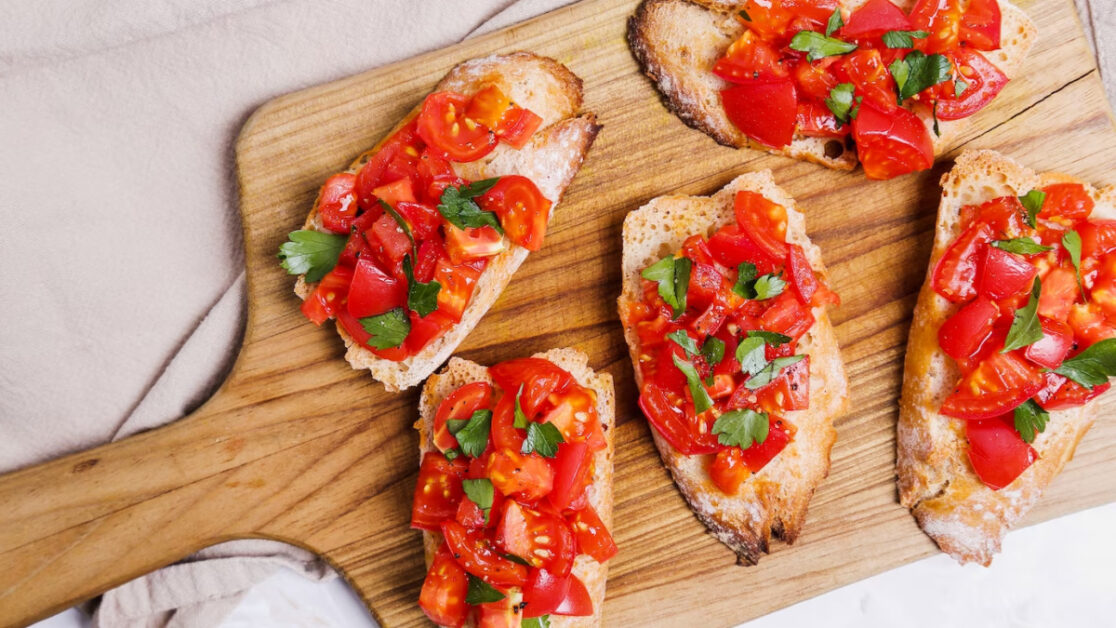 Bruschetta de Tomate e Manjericão