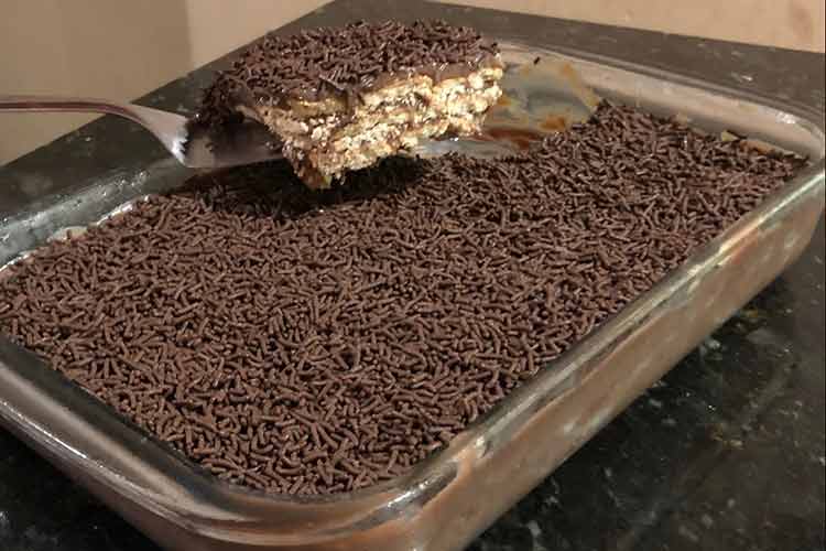 Como Fazer uma Sobremesa Irresistível: Mousse de Chocolate com Cobertura Marmorizada