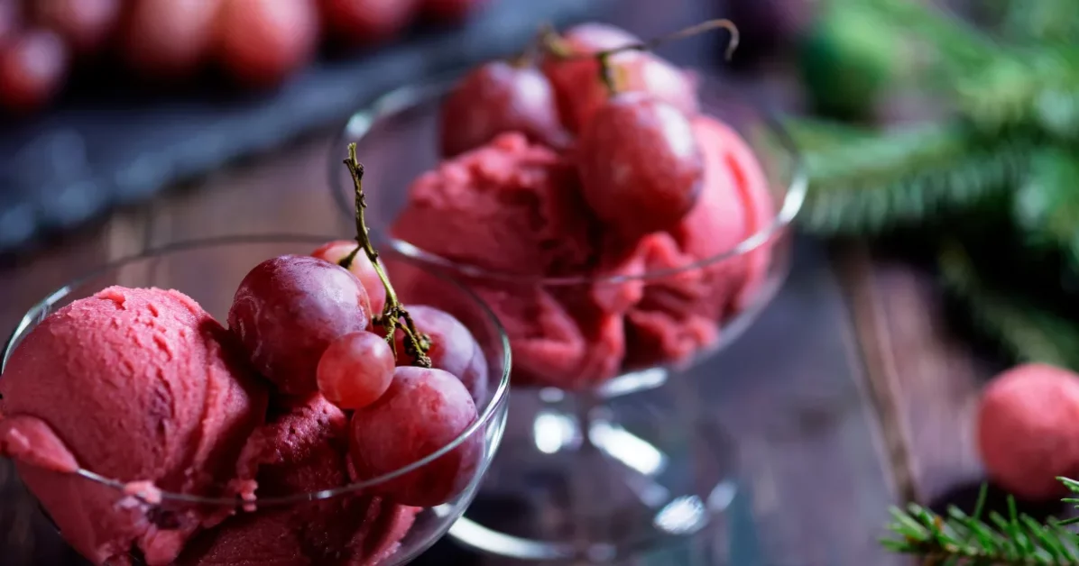 Como fazer sorvete de uva com leite em pó: Receita de apenas 2 ingredientes