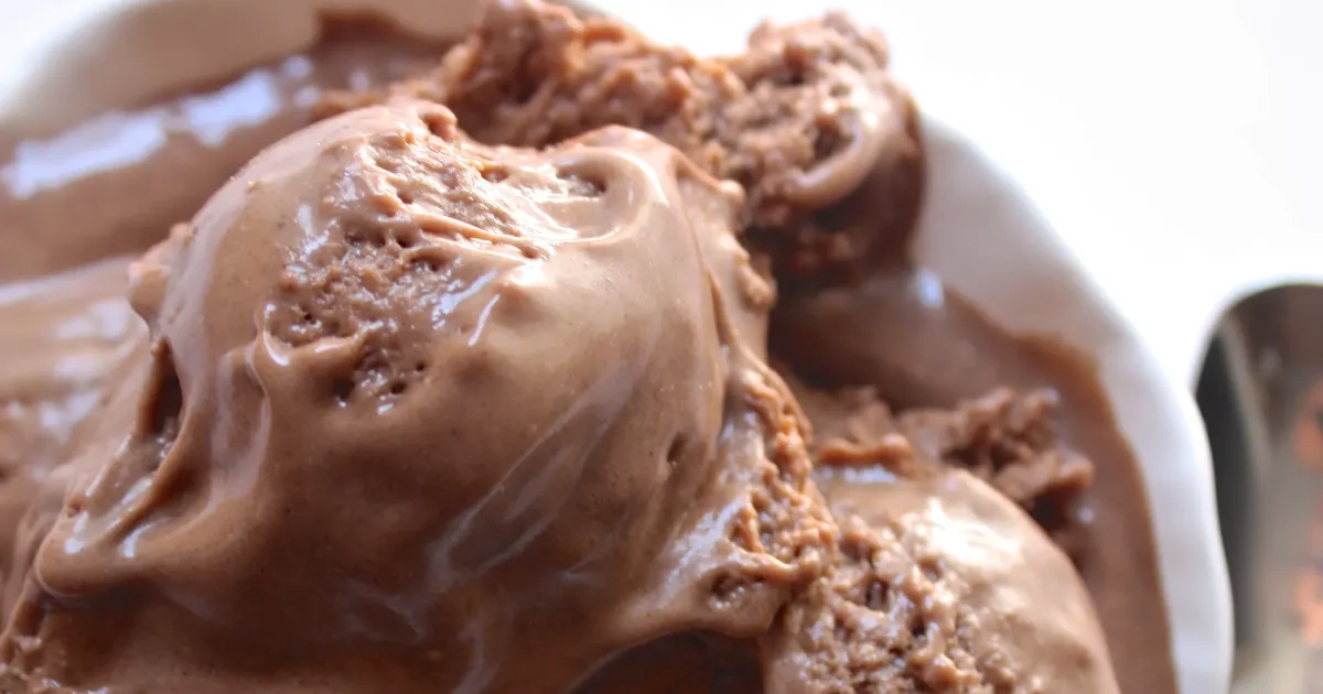 Como fazer Sorvete Mousse de Chocolate com Biscoito: Receita Refrescante e Irresistível