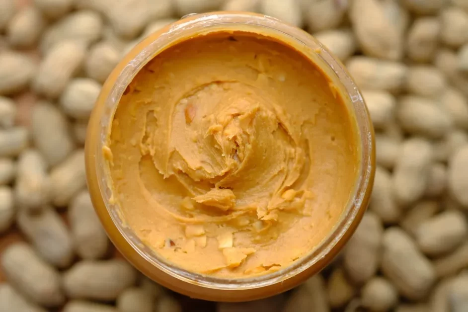 Como fazer manteiga de amendoim caseira: Receita fácil e deliciosa