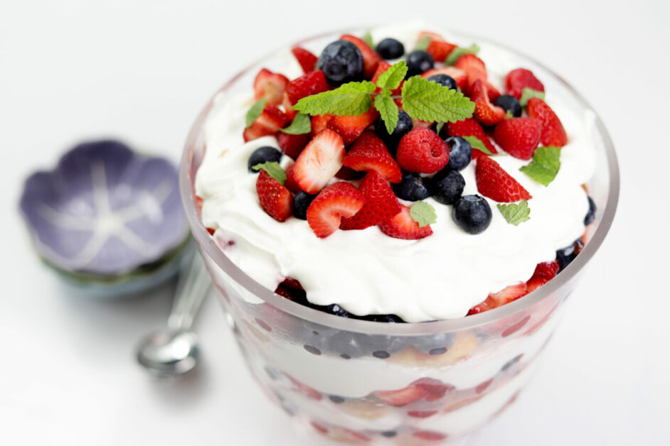Como Fazer um Trifle de Frutas Vermelhas Perfeito