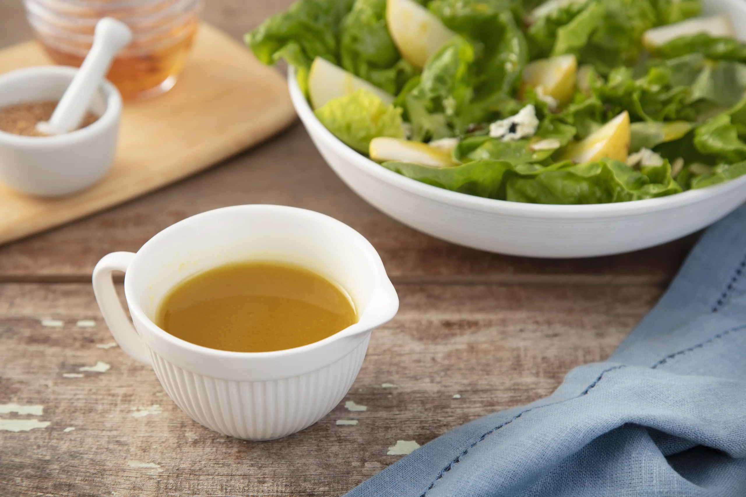 Como fazer molho de mostarda e mel para saladas: opção saudável e saborosa