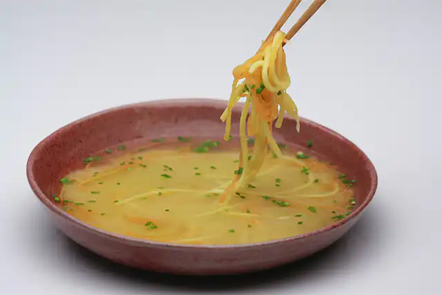 Como fazer Sopa de Missô com Noodles: Dicas para um Prato Autêntico