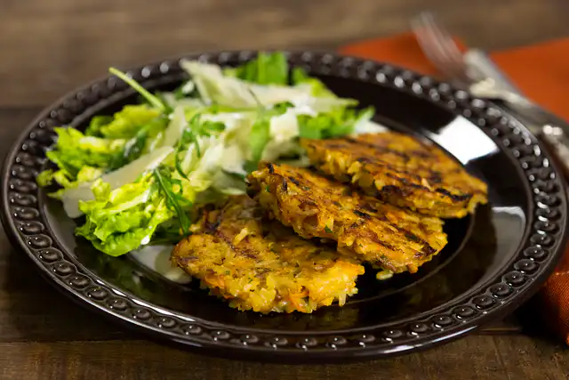 Como fazer bolinho de arroz integral salteado: Opção nutritiva e versátil para refeições leves