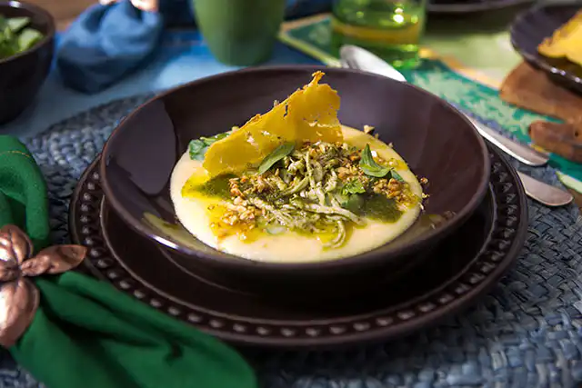 Como fazer Polenta com Espinafre, Frango e Pesto que todos vão adorar