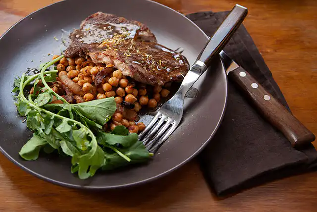 Como Fazer Bife com Molho de Limão e Grão-de-Bico: Uma Combinação Perfeita