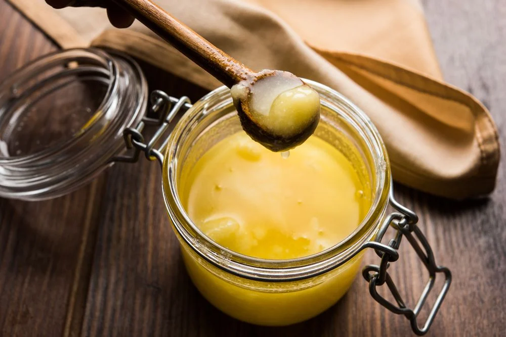 Como fazer ghee (manteiga clarificada): Guia completo e benefícios