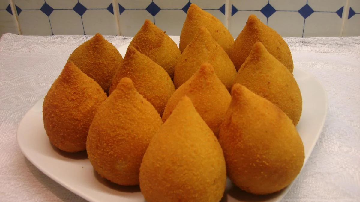 Como Fazer Massa de Coxinha Fácil: Coxinhas Crocantes e Deliciosas em Minutos!