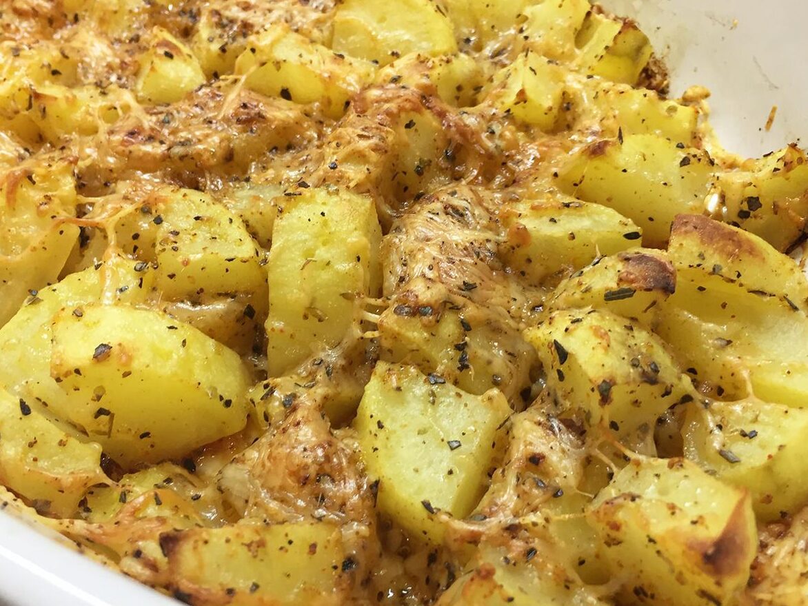 Como Fazer Batata Assada com Parmesão: Crocante por Fora, Macia por Dentro e Irresistível a Cada Mordida!