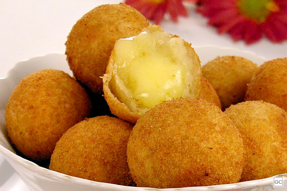 Como fazer Bolinho de Requeijão Crocante por Fora e Cremoso por Dentro!