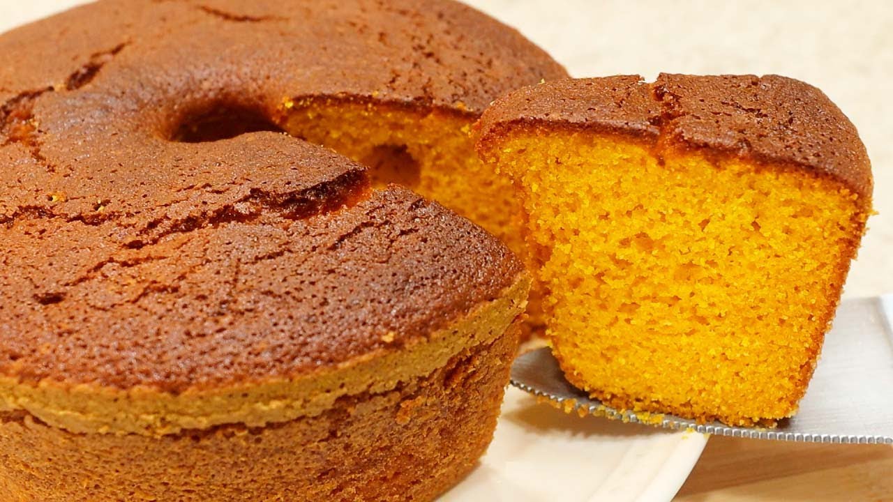 Como fazer bolo de cenoura sem trigo e açúcar: Receita saudável e deliciosa para todos!