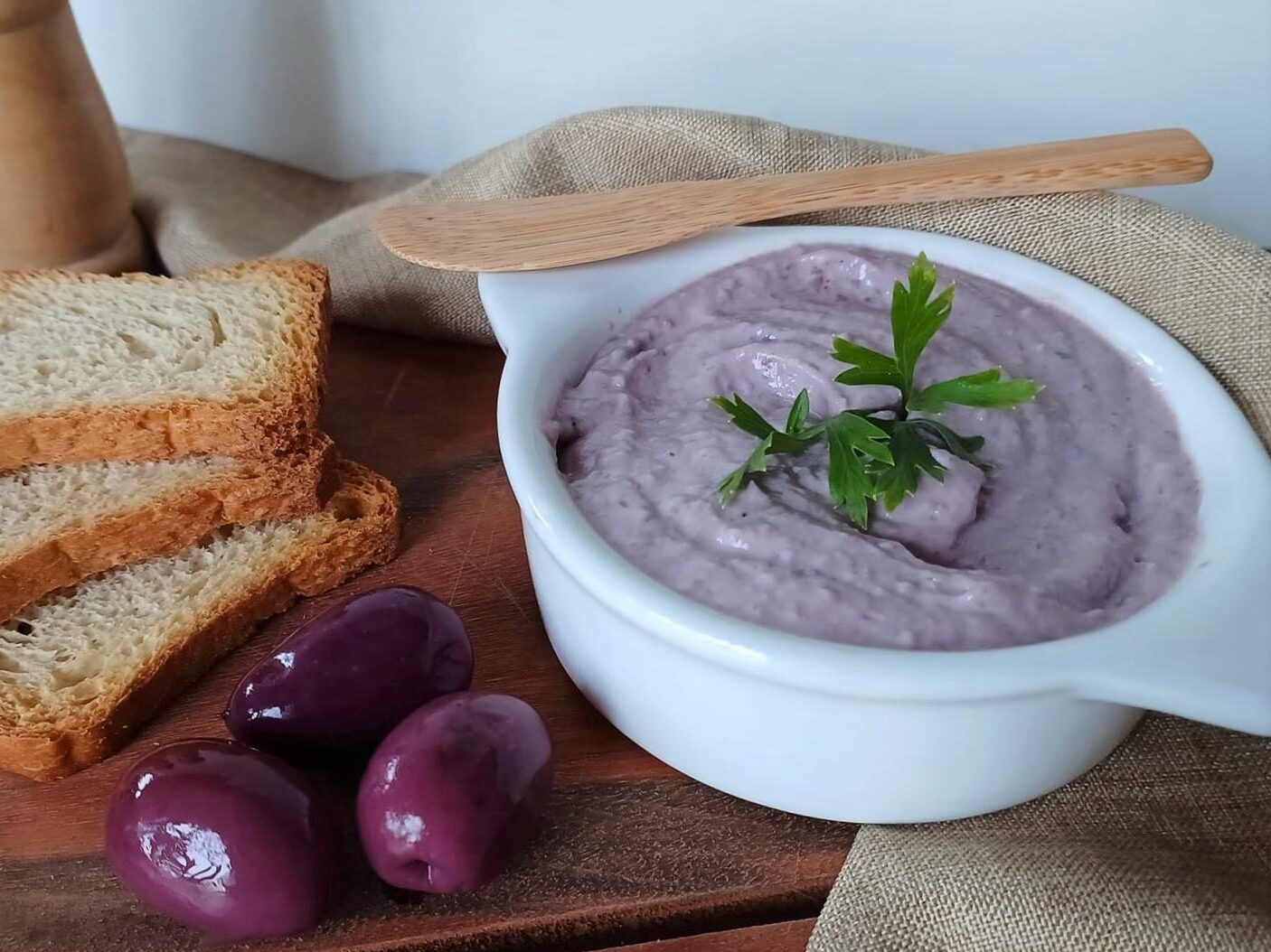 Como Fazer Patê de Azeitona Preta com Ricota Perfeito: Cremoso, Saboroso e Perfeito para Torradas!