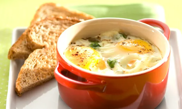 Como Fazer Ovos Cocotte Cremosos e Deliciosos em Apenas 20 Minutos!