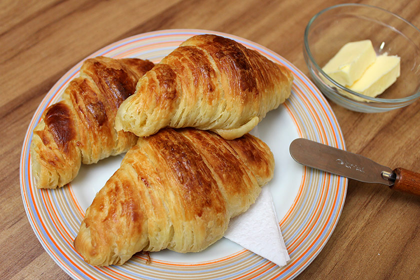 Como Fazer Croissants Caseiros: Crocantes, Folhados e Irresistíveis em 7 Passos Simples!