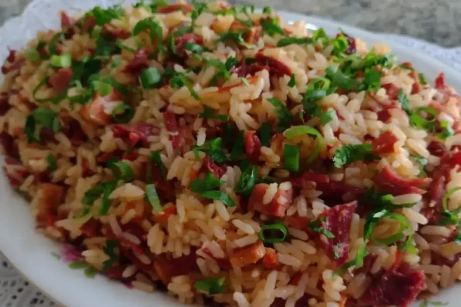 Como fazer Arroz Carreteiro com Carne Desfiada: Uma Versão Mais Prática e Deliciosa!