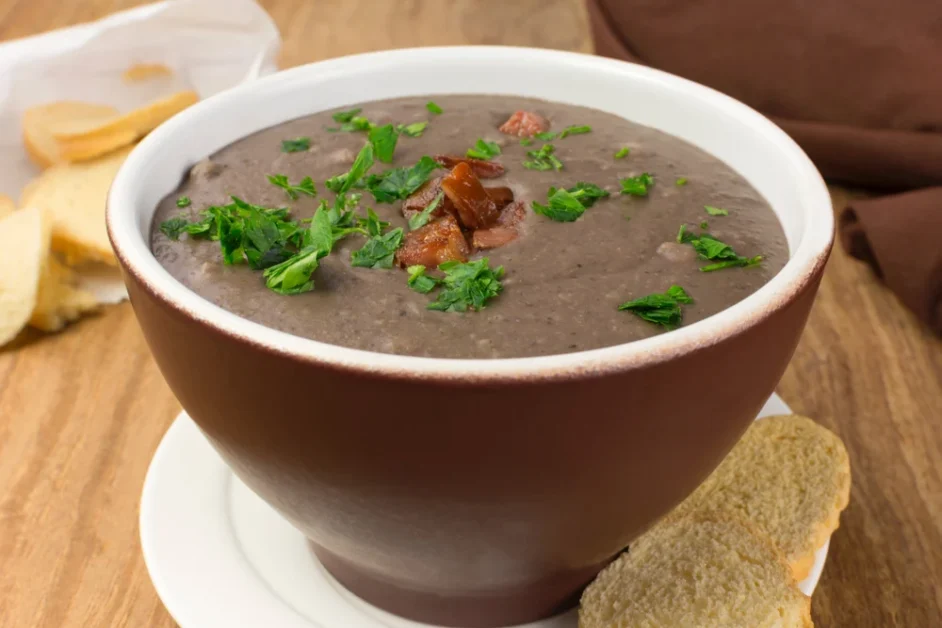 Como fazer Caldinho de Feijão: Rápido, fácil e com o sabor autêntico da cozinha brasileira!

