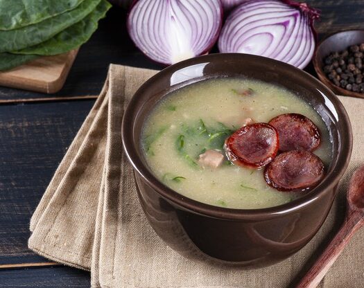 Como fazer Caldo Verde com Bacon e Calabresa: Variedades de caldo verde para todos os gostos!