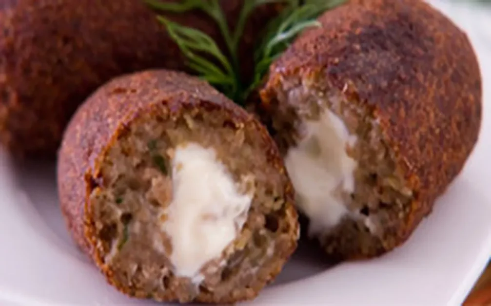 Como fazer Croquete de Cordeiro com Recheio de Cream Cheese: Crocante por fora, cremoso por dentro e com um sabor irresistível!
