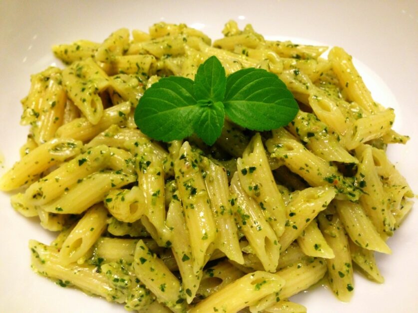 Como fazer Penne com Molho Pesto: A combinação perfeita de sabores frescos e intensos!

