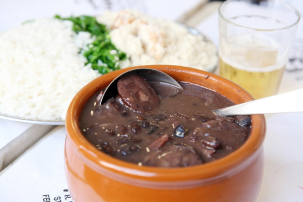 Como fazer Mini Feijoada: A feijoada completa em porções individuais!