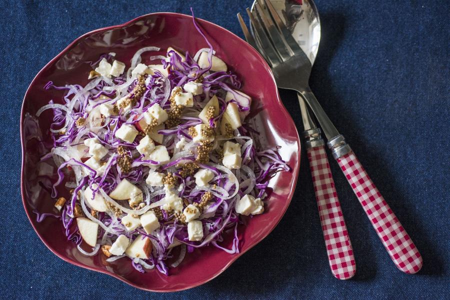 Como fazer Salada de Repolho Roxo com Maçã: Fresquinha, colorida e perfeita para acompanhar qualquer refeição!