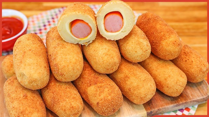 Como fazer Enroladinho de Salsicha com Massa de Coxinha: Crocante por fora e macio por dentro!