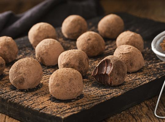 Como fazer Trufa de Chocolate Meio Amargo: Uma explosão de sabor em cada mordida!