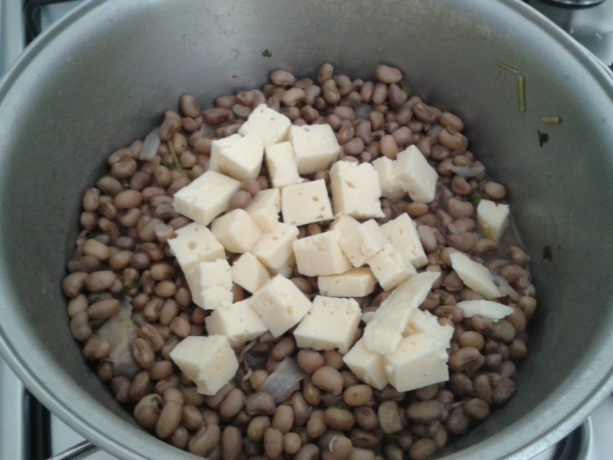 Como fazer Feijão Verde com Queijo Coalho Cremoso e Delicioso: A receita perfeita para o seu dia a dia!