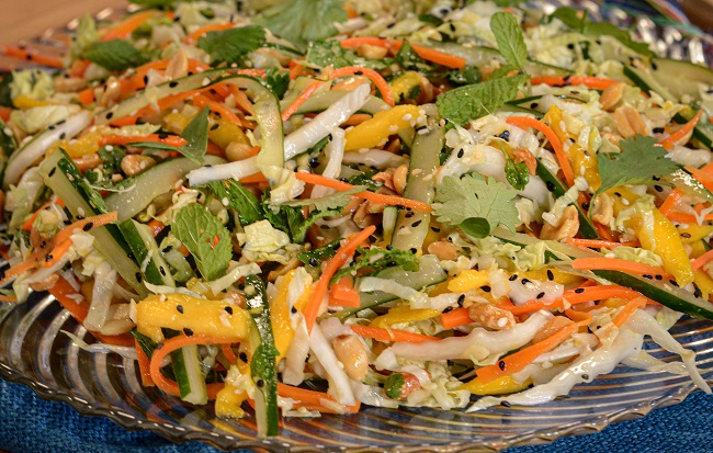 Como fazer Salada de Acelga Chinesa: Perfeita para acompanhar carnes grelhadas ou um almoço leve!