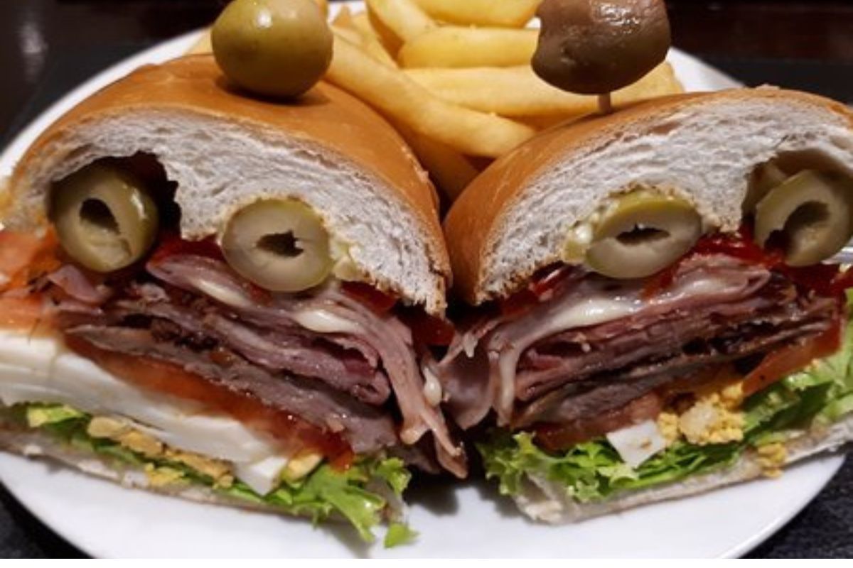 Como fazer Chivito Uruguaio Perfeito: Um Sanduíche que Conquista a Todos!