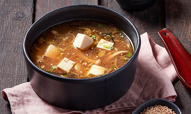 Como fazer Sopa de Miso Perfeita: A base da culinária japonesa em sua casa!