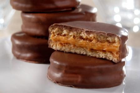 Como fazer Alfajor com Massa de Bolo e Diferentes Recheios: Explore sua criatividade!