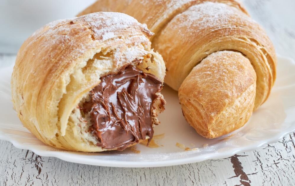 Como fazer Croissant de Chocolate Fácil e Rápido: Ideal para um café da manhã especial!