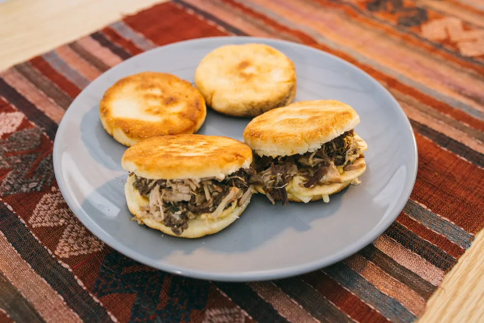 Como fazer Arepas de Queijo e Frango: A receita colombiana mais saborosa e fácil!